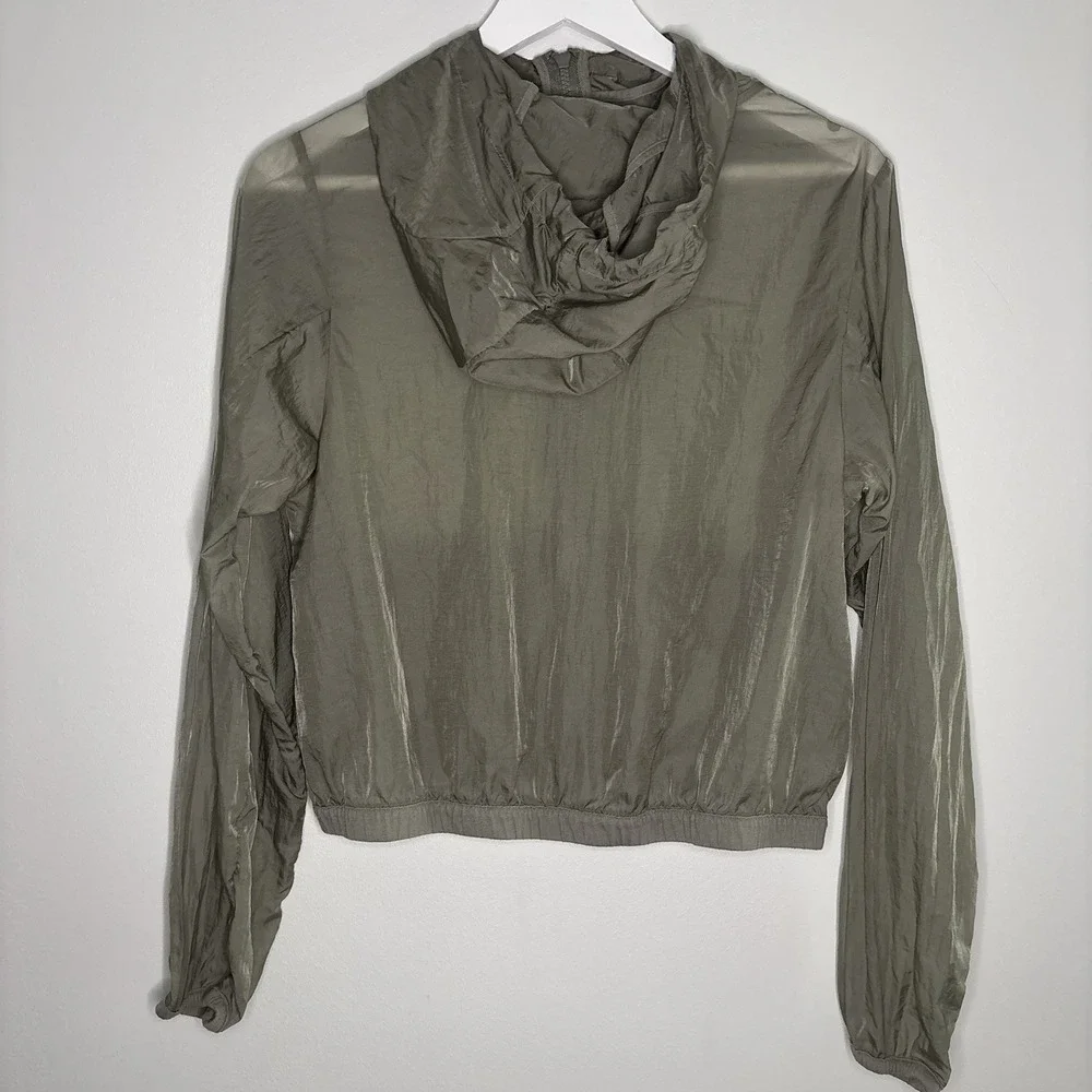 Alo‎ Yoga Women's Green Nylon Hooded Windbreaker Full Zip Cropped Jacket Small